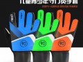 足球防寒手套防水吗，足球防寒手套防水吗