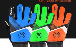 足球防寒手套防水吗，足球防寒手套防水吗